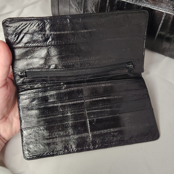 VNTG. GENUINE EEL SKIN SHOULDER BAG & MATCHING BIFOLD WALLET - Picture 6 of 13